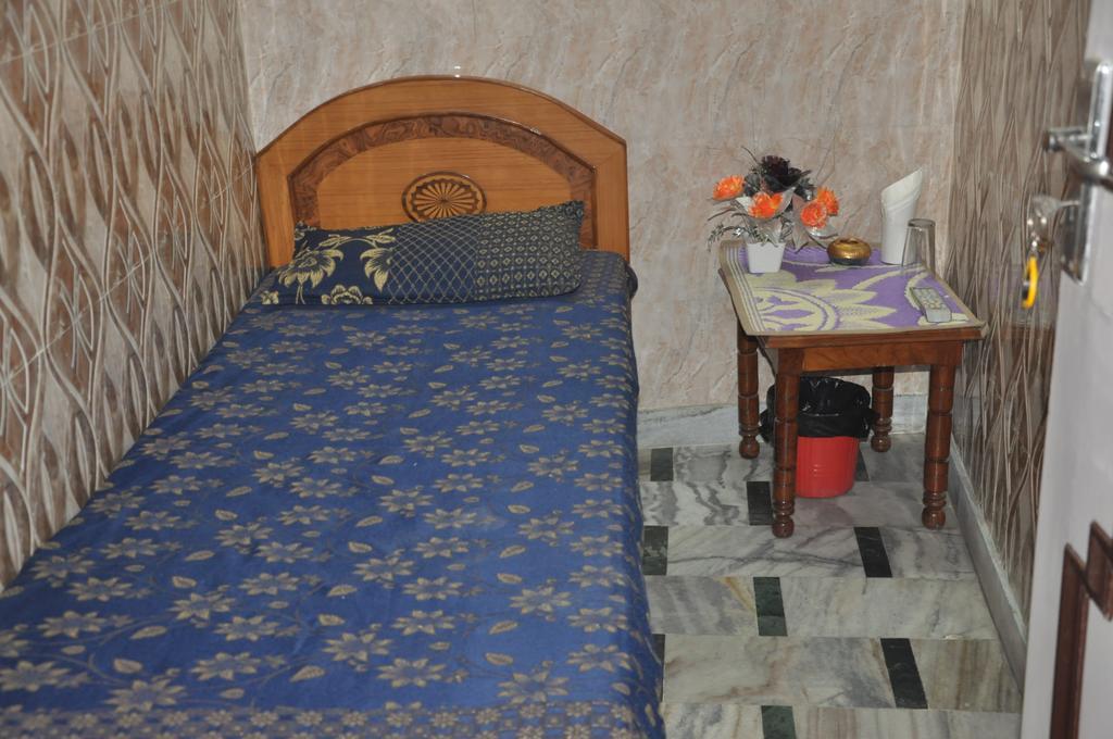 Hotel Pari Jalandhar Eksteriør billede