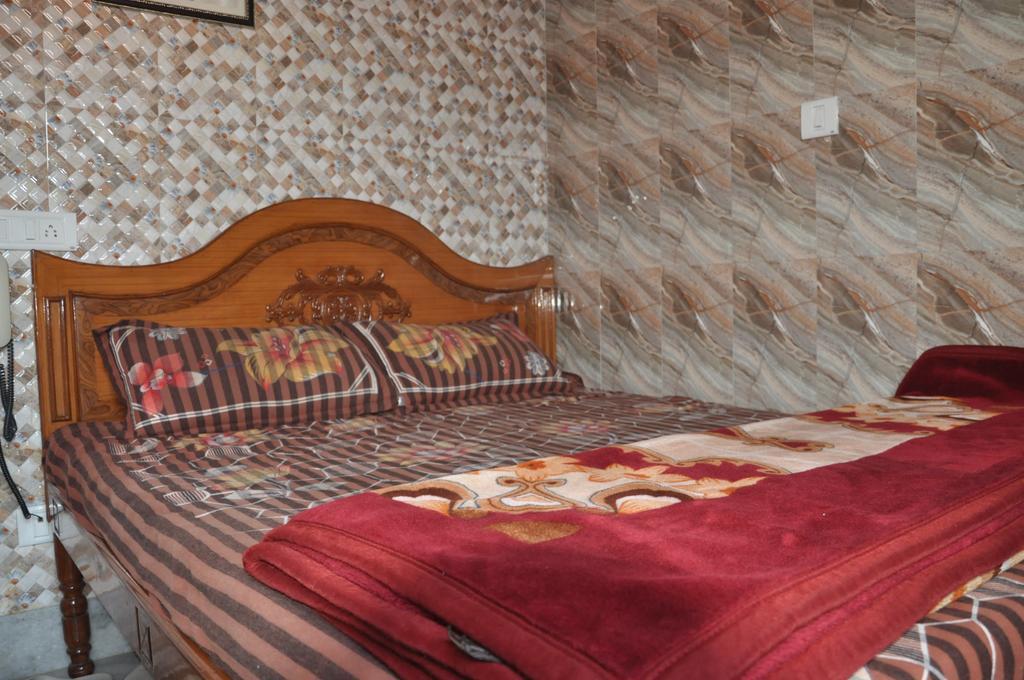 Hotel Pari Jalandhar Eksteriør billede