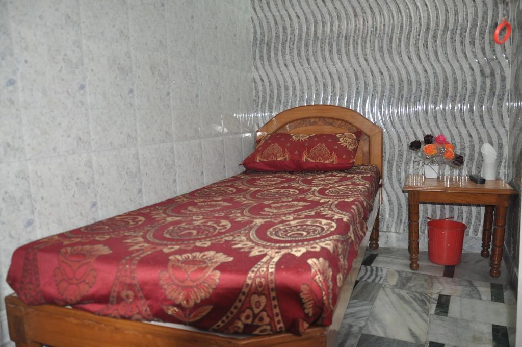 Hotel Pari Jalandhar Eksteriør billede