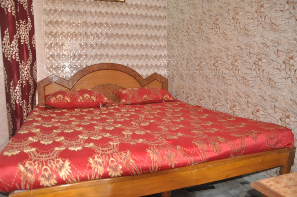 Hotel Pari Jalandhar Eksteriør billede