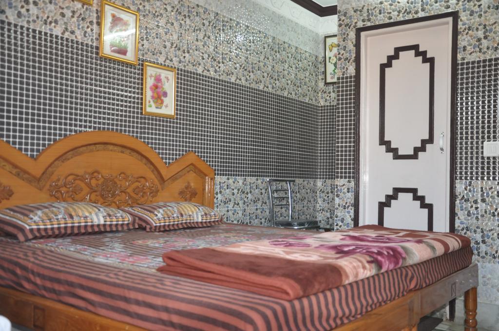 Hotel Pari Jalandhar Eksteriør billede
